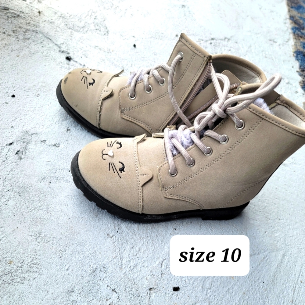 Kids boots
